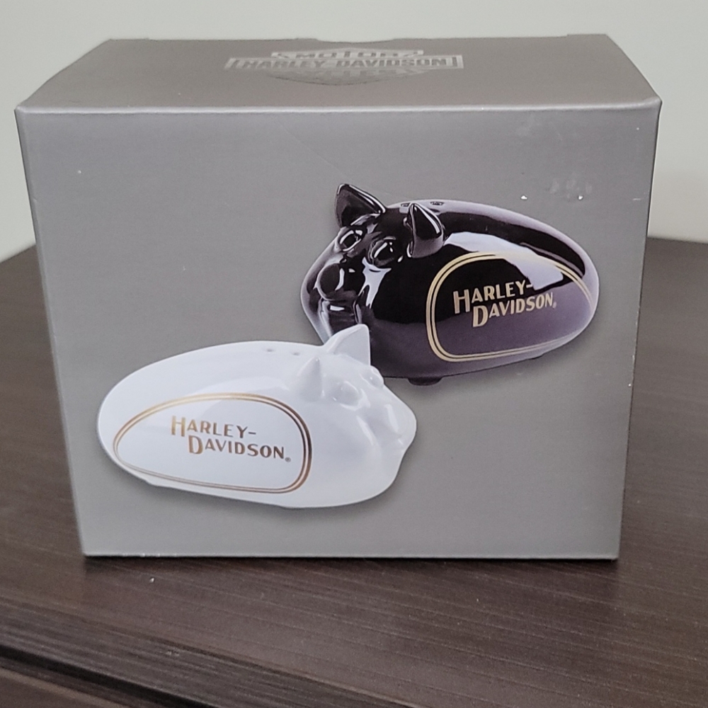 Harley-Davidson salt and pepper shakers
